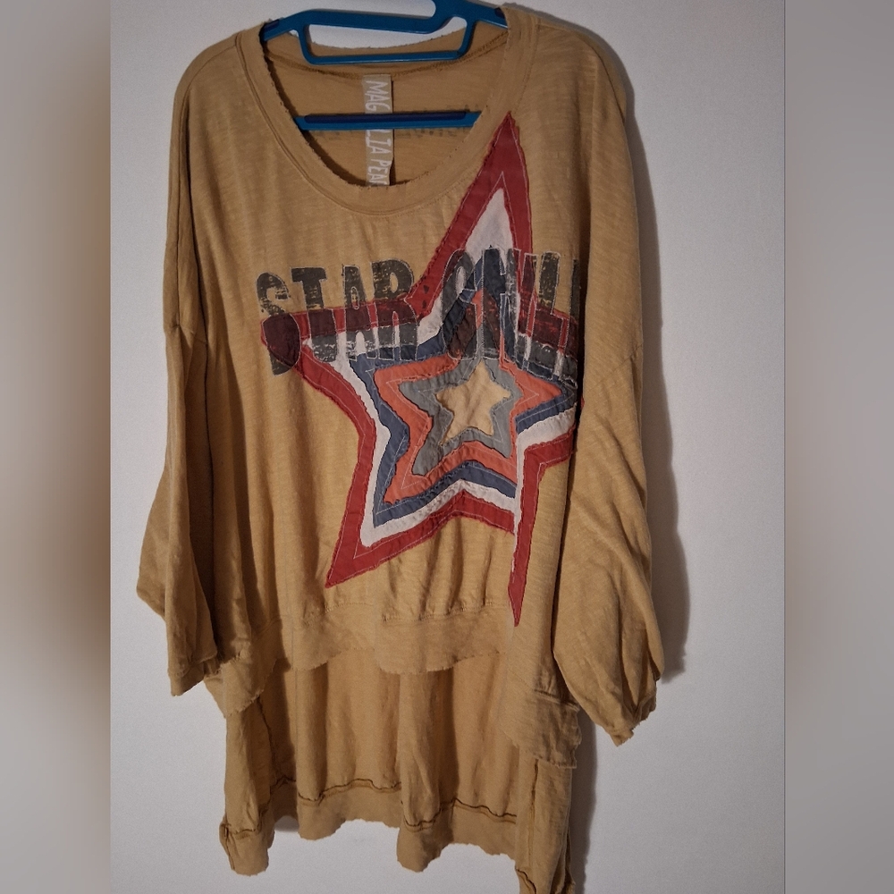 Magnolia Pearl Mustard Yellow Star Graphic Long Sleeve Tee